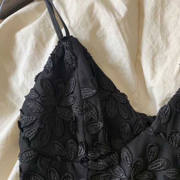 Beautiful Bardot Cocktail Dress - Picture 7 of 11